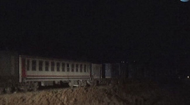 Minibüse tren çarptı