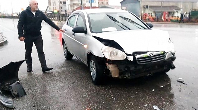 Otomobil ile pikap çarpıştı: 2 yaralı