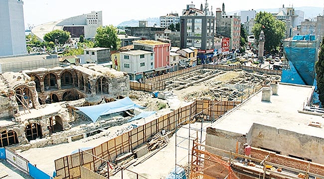 SAATHANE'YE 'CAM MÜZE'