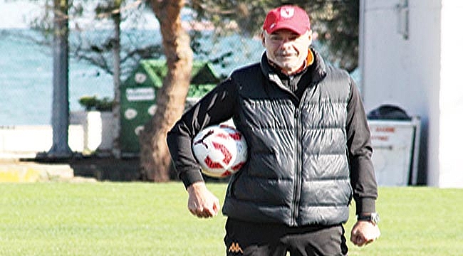 'TEKNİK DİREKTÖR MİLLİ OLMALI'