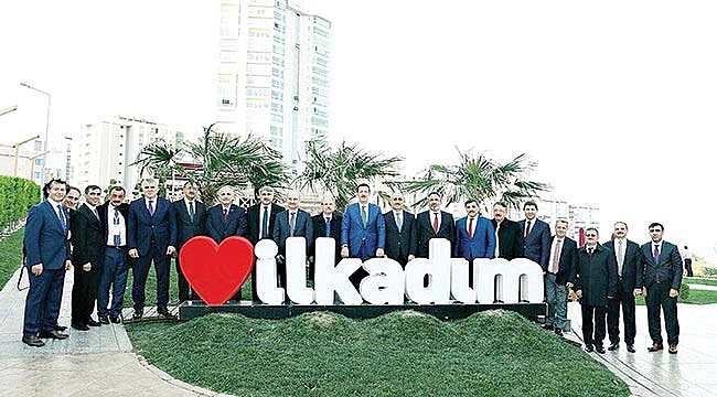 ‘17 Aralık FETÖ’nün  kumpas yargı darbesidir’