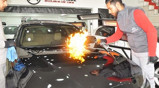 Araçları yakarak test ediyor