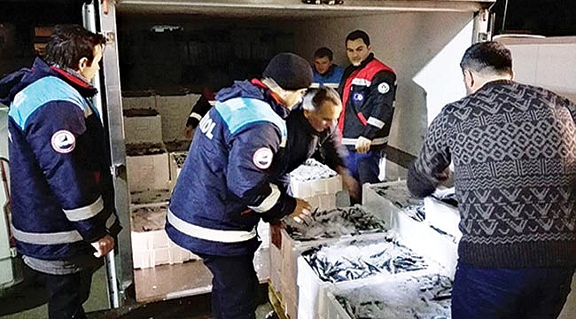 BOYLARI TUTMAYAN BALIKLARA EL KONULUP CEZA KESİLDİ