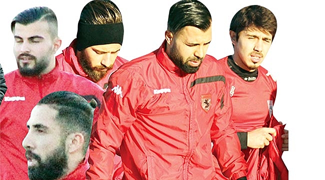 5 FUTBOLCU TAKIMDAN AYRILDI  