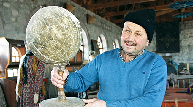 Bal kabağından yapılan dünya küresi bulundu