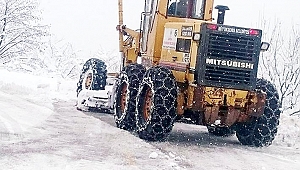 Büyükşehir karla mücadelede iş başında 