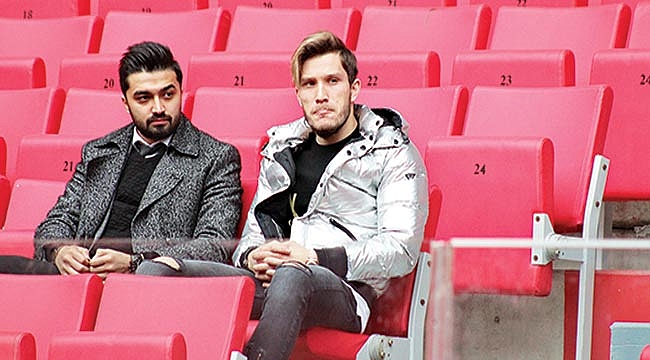 Canberk Dilaver tribünde