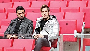 Canberk Dilaver tribünde