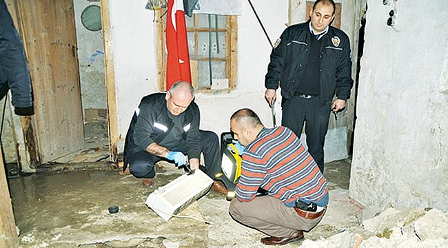 Defineciler iş başında!