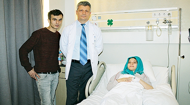 Doktorun dikkati anne  ve bebeğini kurtardı