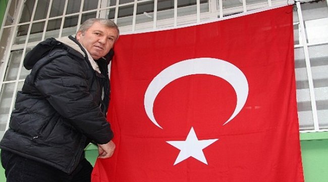 EMŞAV’dan "Türk bayrağı" çağrısı