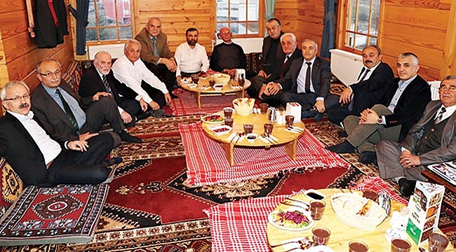 ‘Hizmetler asla unutulmaz’