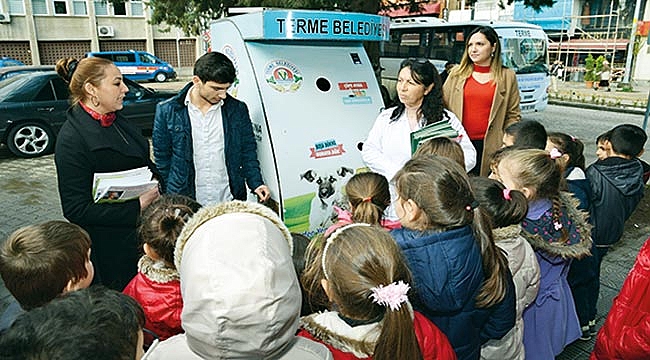 Öğrencilere hayvan sevgisi aşılanıyor