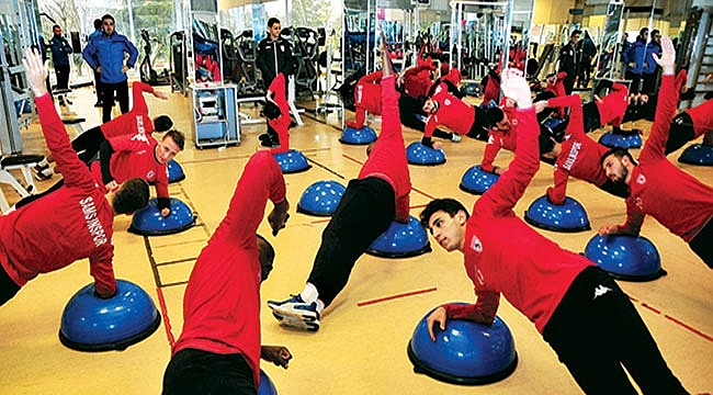 Salonda çalıştılar