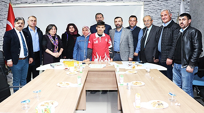 Sarıcaoğlu'ndan engelli sporcuya destek