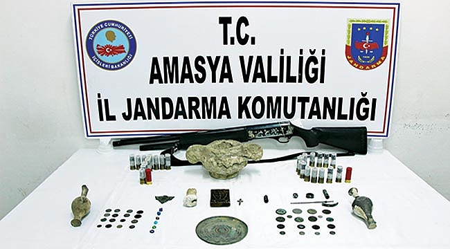 Tarla sürerken bulduğu hazineyi satmaya çalışırken yakalandı