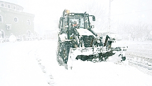Tekkeköy’de karla mücadele çalışmaları