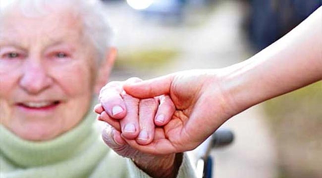 Yaşlı yakınına bakana bin 85 TL