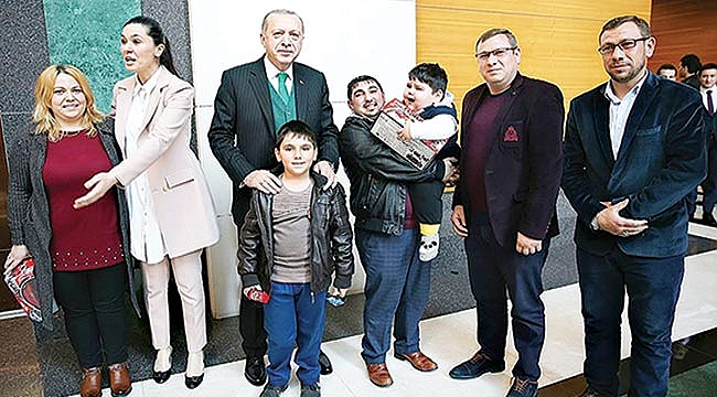 2 YAŞINDA 29 KİLO OLAN YAĞIZ, CUMHURBAŞKANI ERDOĞAN'LA BULUŞTU