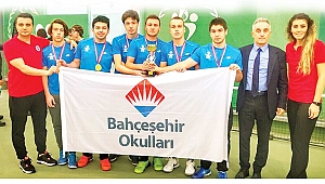BAHÇEŞEHİR KOLEJİ'NDEN SPORDA ÇİFTE ŞAMPİYONLUK