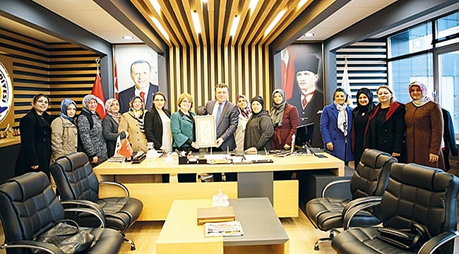 Biz büyük bir aileyiz