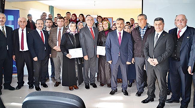 Girişimci adayları sertifikalarını aldı 