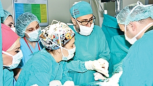 İki günlük bebeğe  başarılı ameliyat