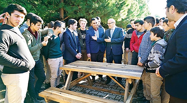 İlk ürünler liseye