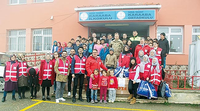 Öğrencilere giyim ve  ayakkabı yardımı