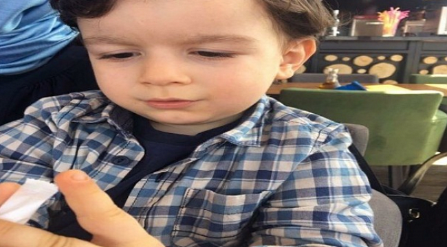 Oyun oynarken perdenin ipi boğazına dolanan 3,5 yaşındaki çocuk yaşam mücadelesi veriyor