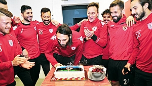 Samaras 33 yaşında