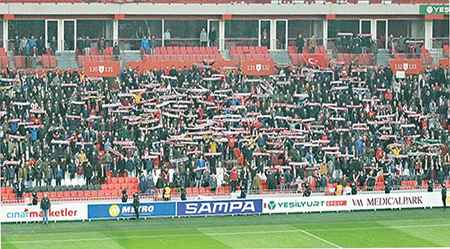 Taraftar görevini yaptı