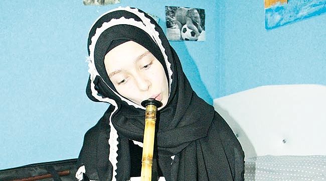 Zurnayı dolapta çalıyor