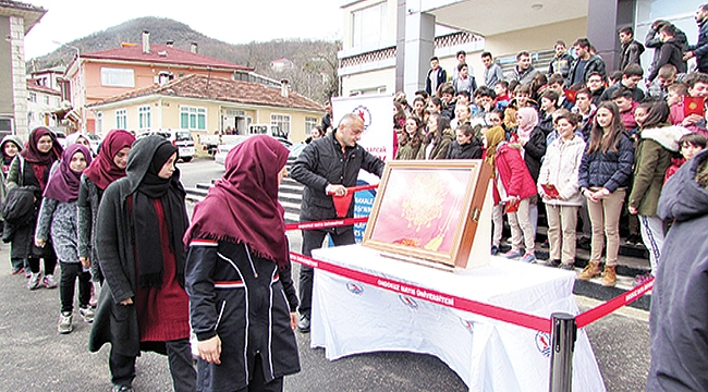 57. Piyade Alayı'nın sancağı  Ladik'te ziyarete açıldı