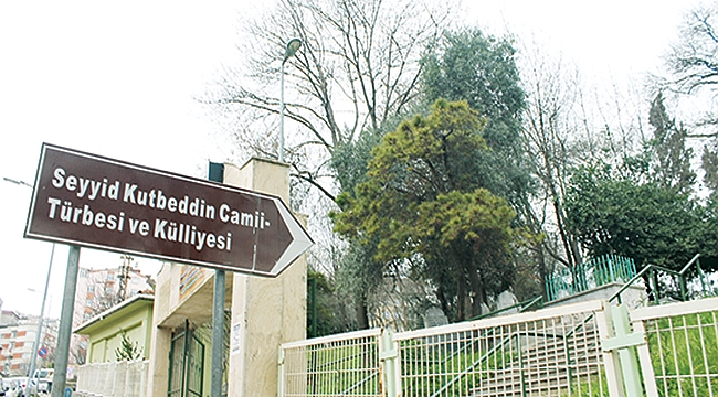 Bu türbe turist çekiyor