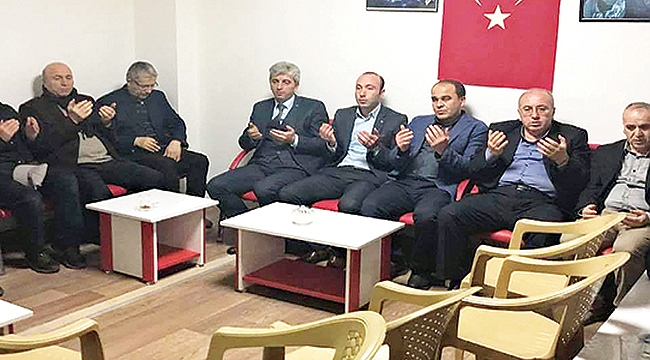 Dualar şehitler için