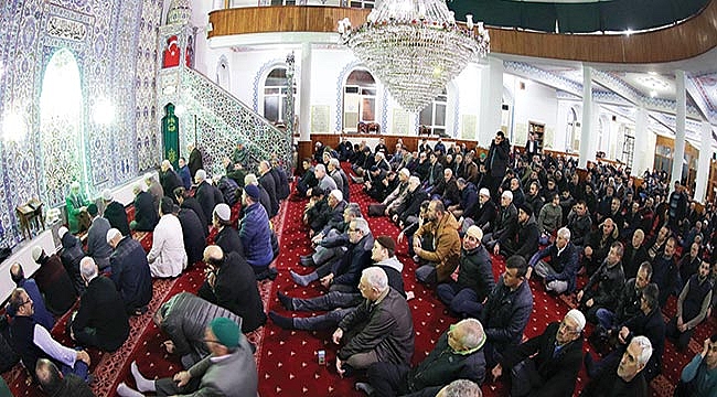 Eller semaya Mehmetçik için kalktı