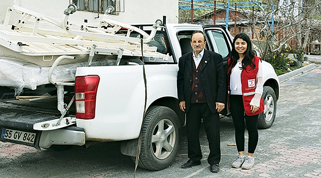 Türk Kızılay’ı yardım sever