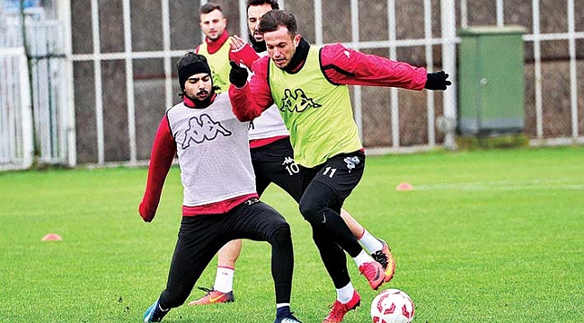 DENİZLİSPOR MESAİSİ BAŞLADI