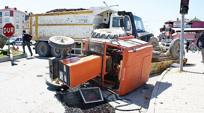 Hafriyat kamyonu ile traktör çarpıştı: 3 yaralı