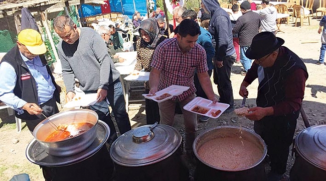 Mahsulün bol olması için eller semaya kalktı