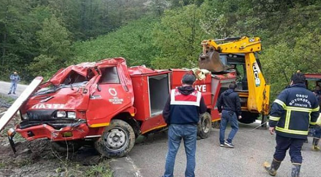 Ordu’da itfaiye aracı uçuruma yuvarlandı: 2 yaralı