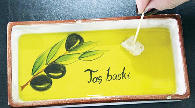 Prof. Dr. Karatay: Zeytinyağı  yağ değil, meyve suyudur