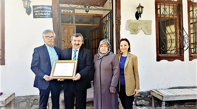 Tarihi yapılar kimliklerine yeniden kavuşuyor