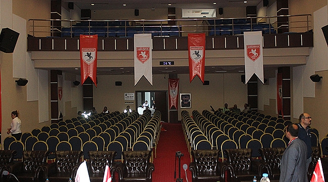 BEKLENEN OLDU KONGRE ERTELENDİ