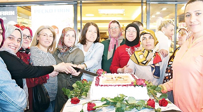 PEÇKO’DA ANNELERİN GÜNÜ 