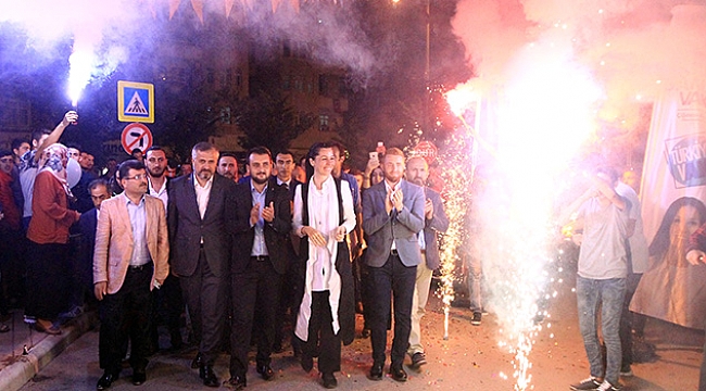 ‘Ancak millet çıkartır’