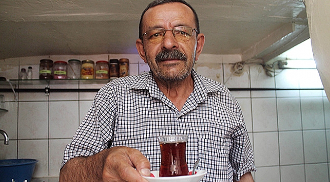 Eskiden günde bin 500  bardak çay satardık