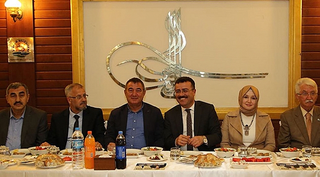 Taşçı, iftarda gazetecileri ağırladı