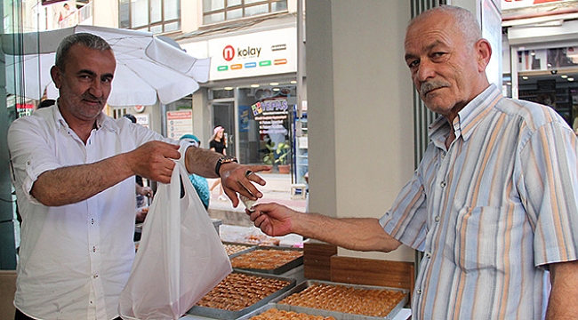 Tatlıcılar çifte bayram yaptı